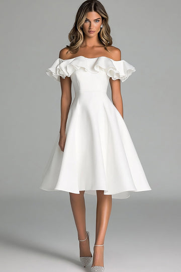 Robe de mariée blanche à épaules dénudées avec volants